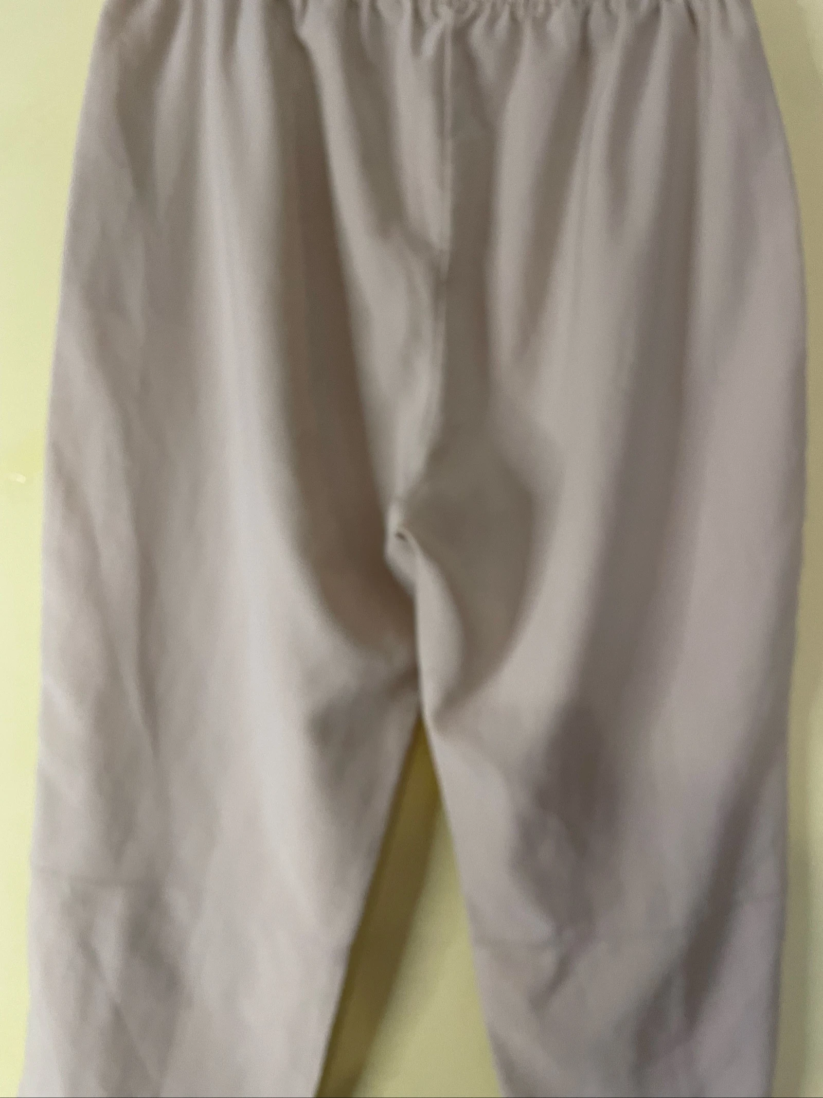Beige wijde broek met elastische taille en grote zakken – photo 5